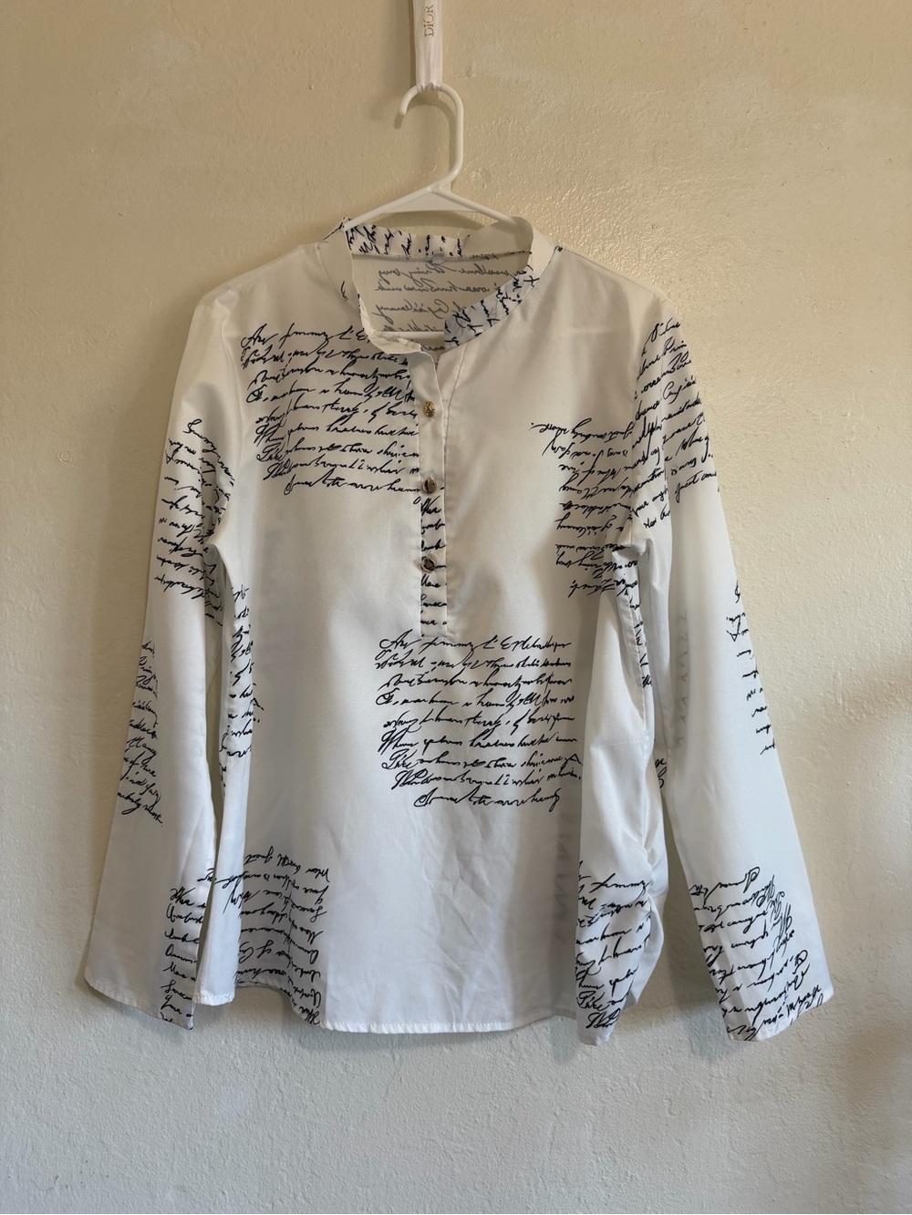 White Script Print Button-Front Long Sleeve Blouse L